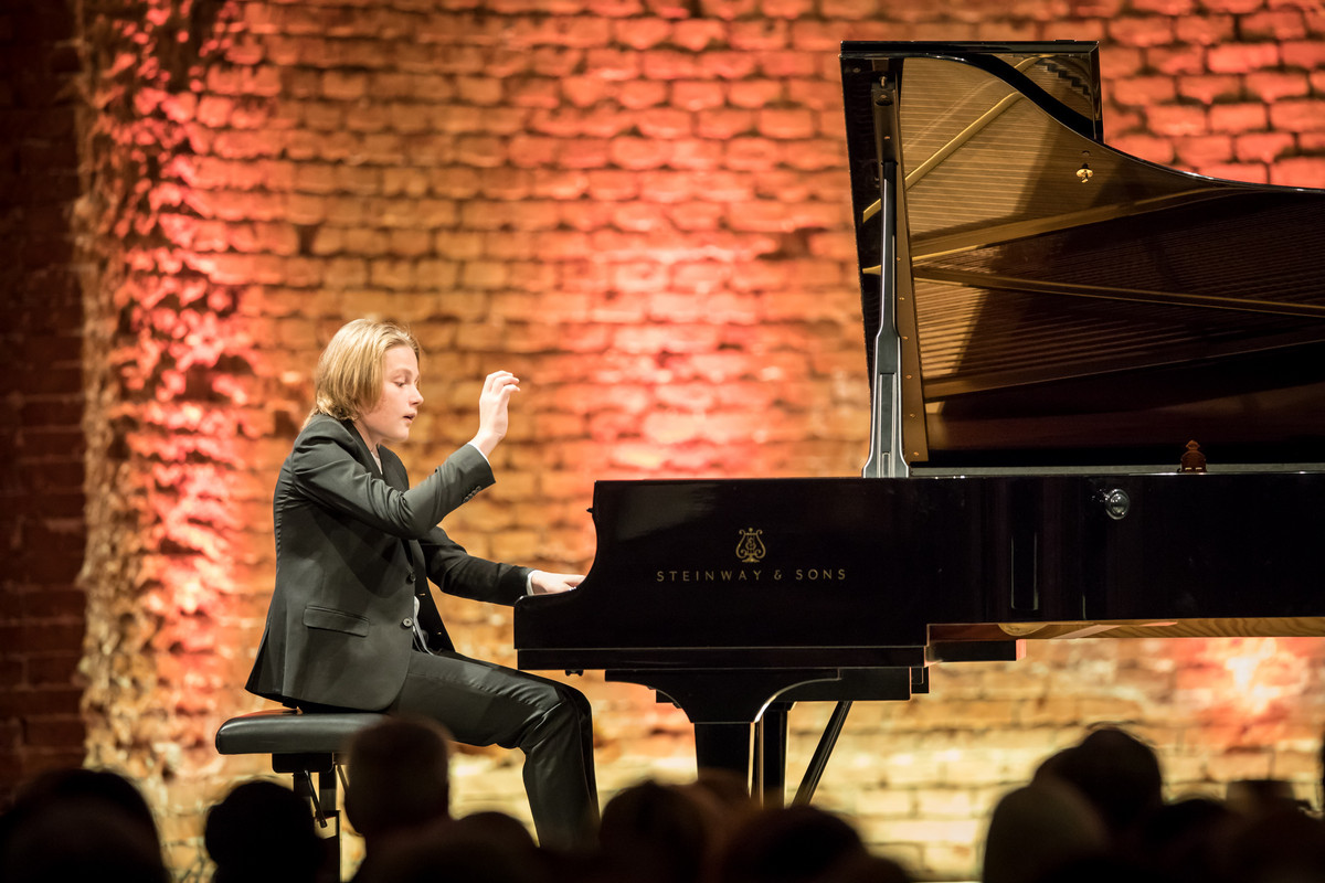 Benefizkonzert Jugend musiziert 28.10.17 Allerheiligen-Hofkirche Janick Cech