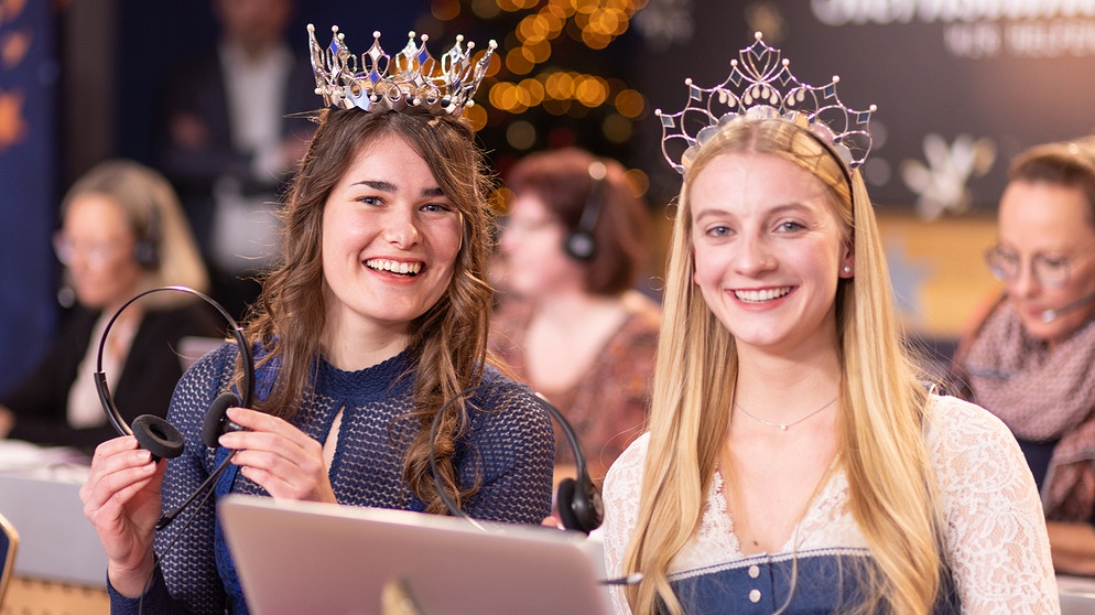 Elisabeth Heimerl, Milchkönigin (li.) mit Verena Wagner, Milchprinzessin